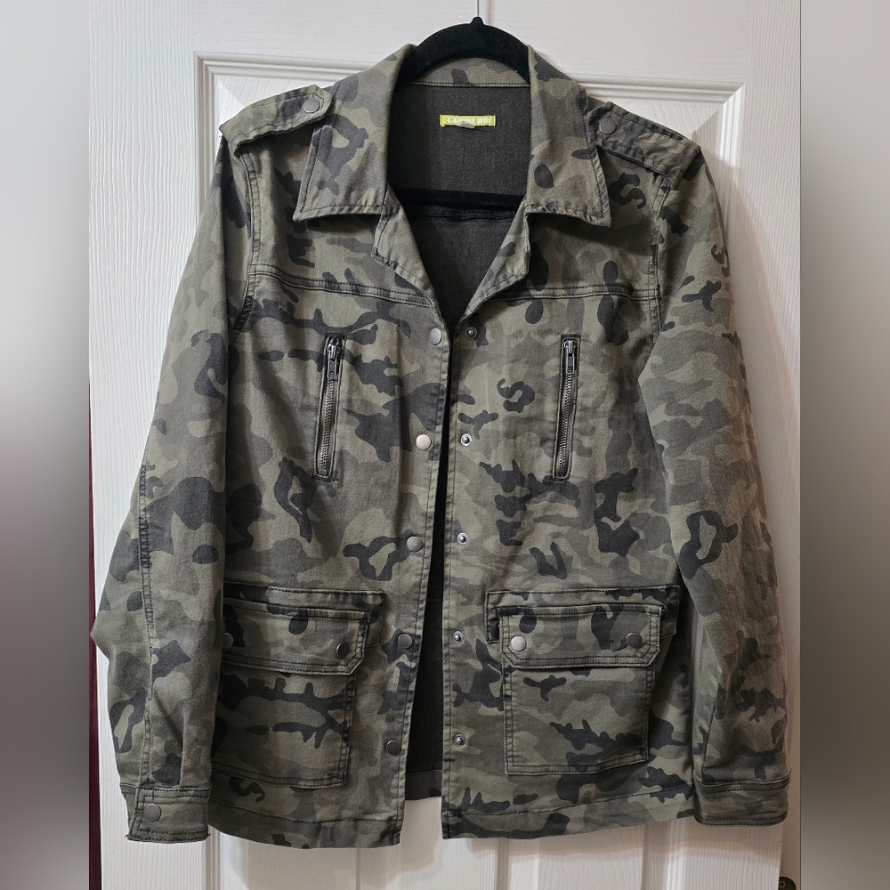 Gianni Bini Camouflage Jacket, Size M